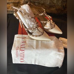 NEW Valentino Rockstud Pump